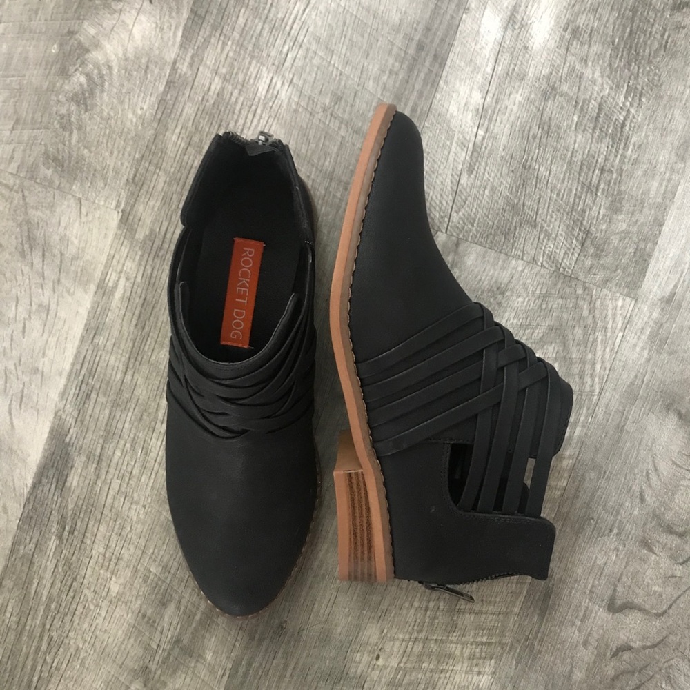 Never worn rocket dog black booties